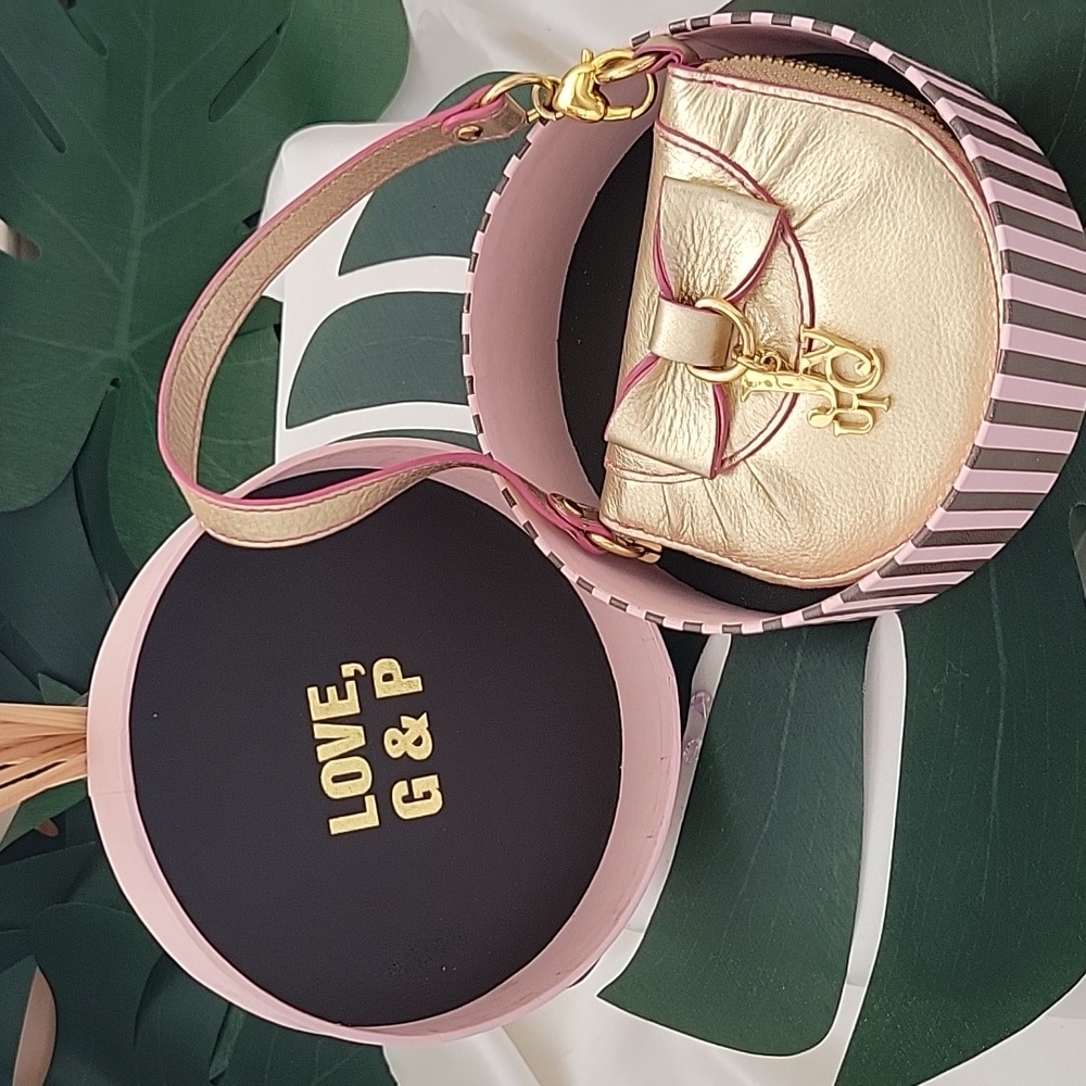 ✨️JUICY COUTURE✨️ gold and Pink Wristlet, W/box. - Picture 5 of 6